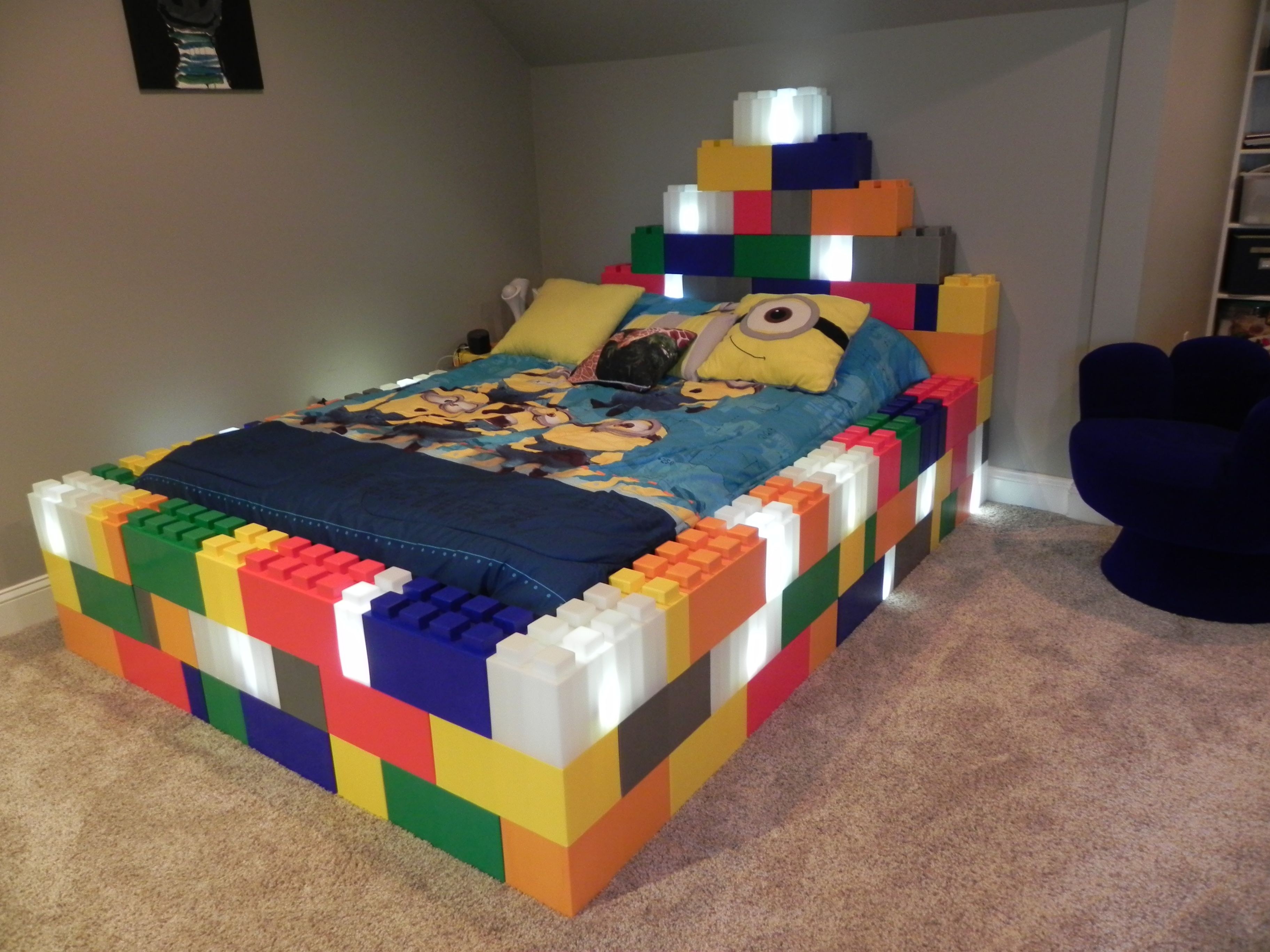 Конструктор комнаты. LEGO Bed. Мебель из лего. Кровать из лего. Детская комната в стиле лего.