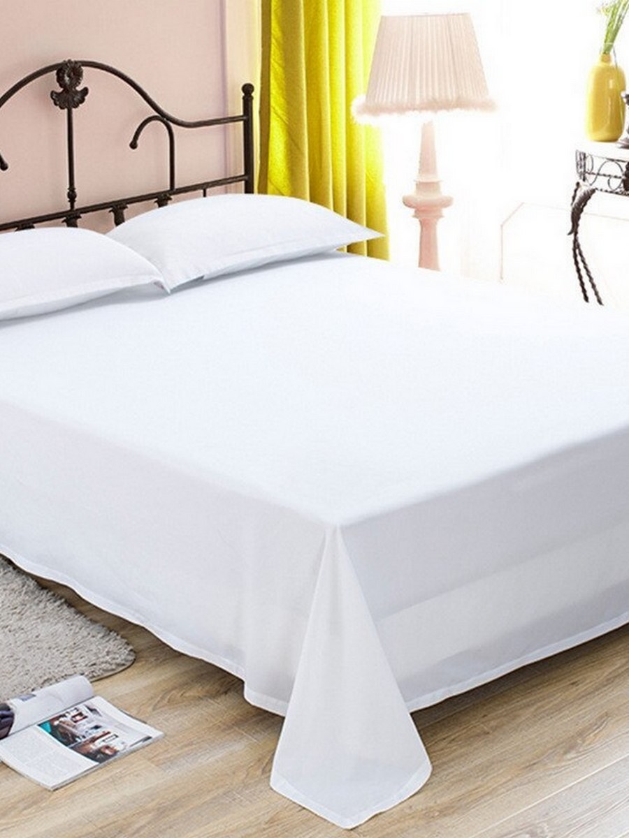 Красивое белое постельное белье