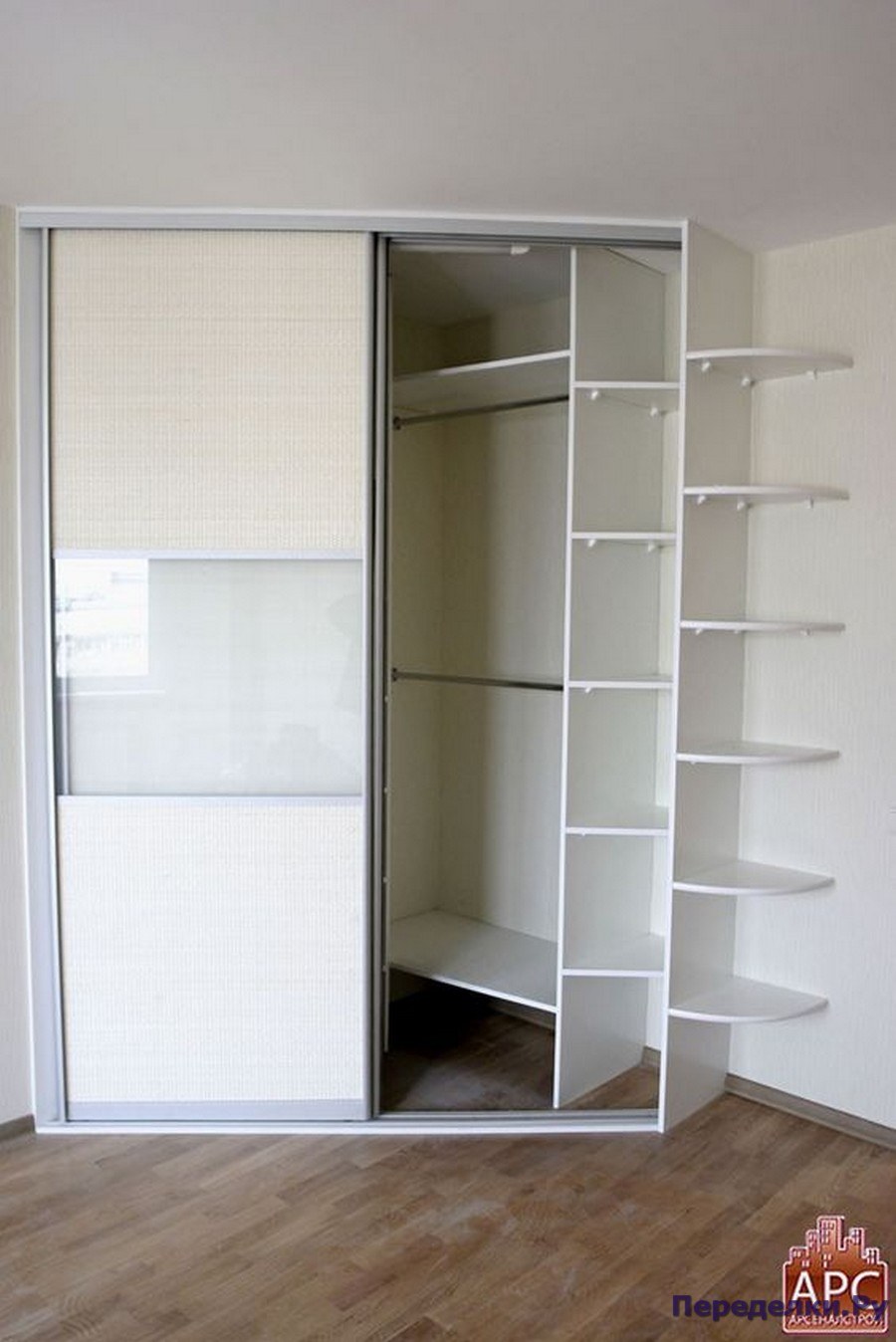 Угловые встроенные шкафы купе