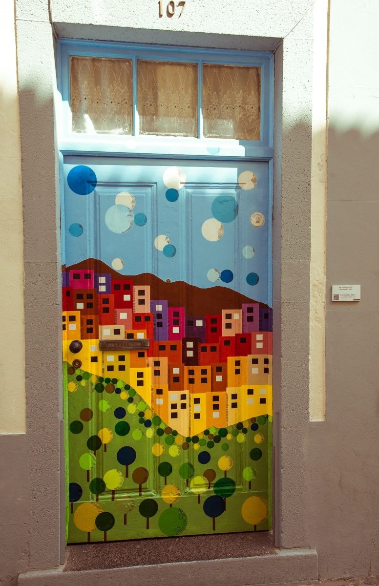 Дверь в детскую комнату