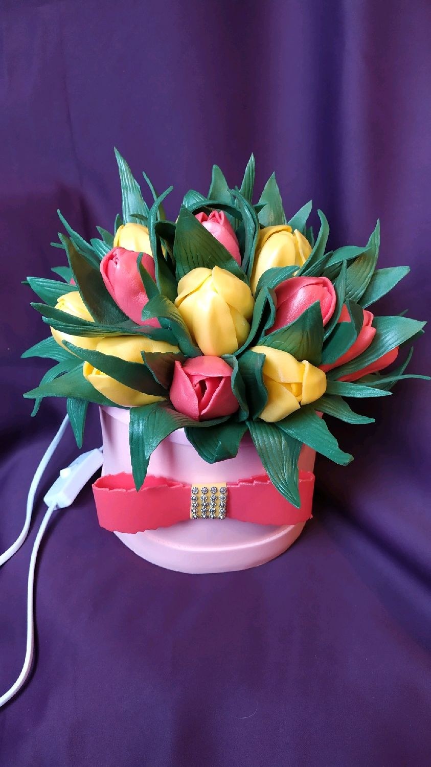 Светильник тюльпаны в вазе