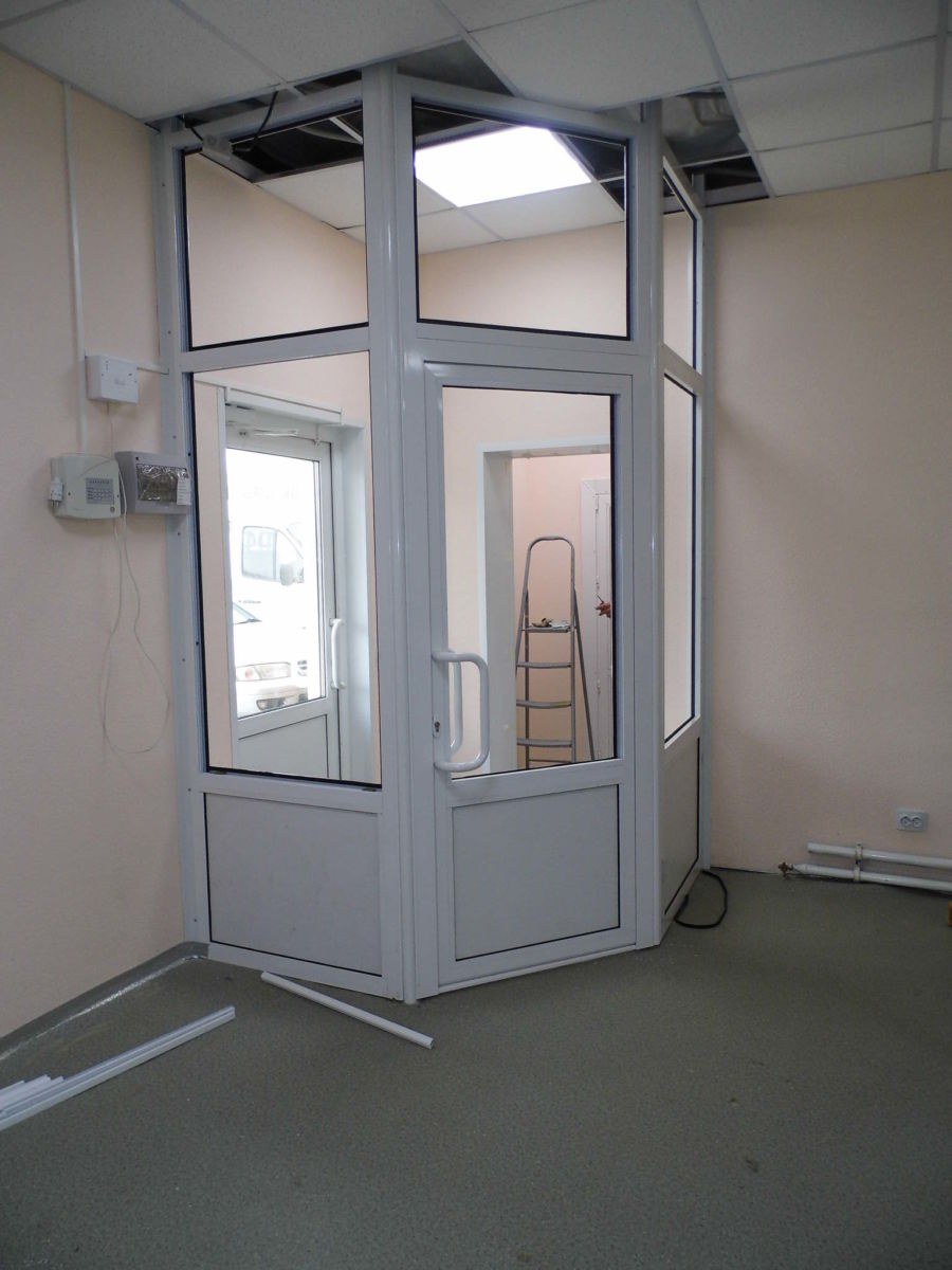 Алюминиевый тамбур входная группа