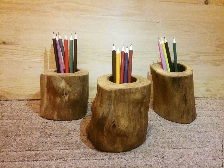 Деревянная подставка для телефона