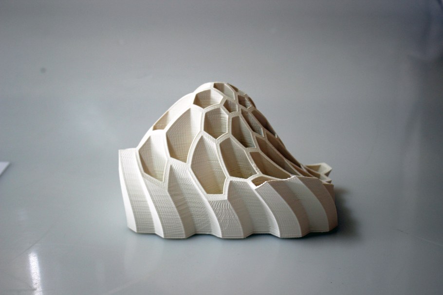 Деревянная подставка для кухонных принадлежностей