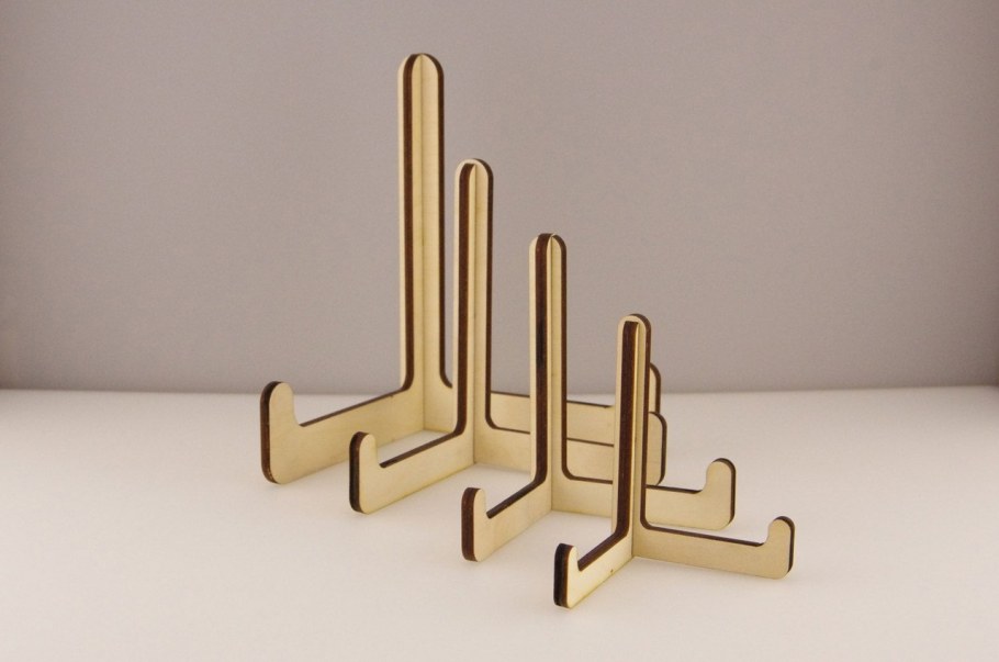 Деревянная подставка для канцелярских принадлежностей