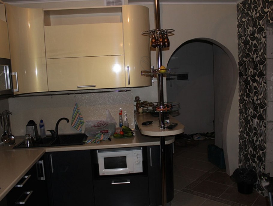 Кухни с барной стойкой