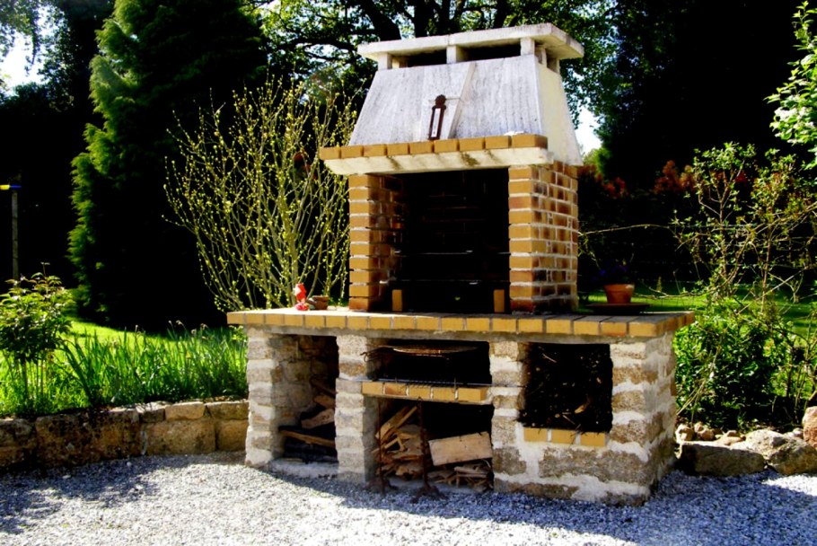 Кирпичный мангал