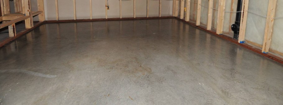 Бетонирование пола в подполе