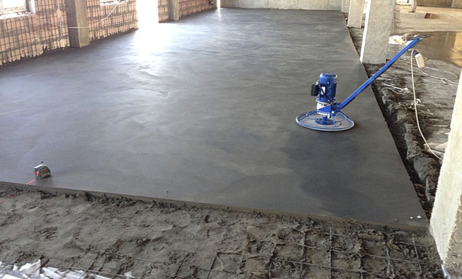 Песко=бетонная стяжка пола