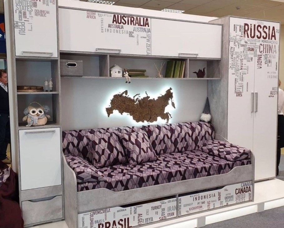 Угловое окончание с полками