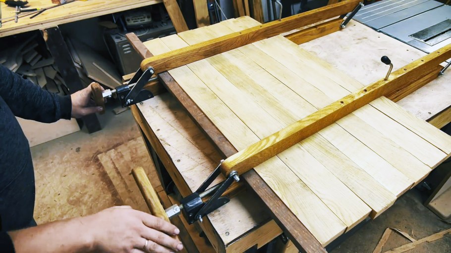 Струбцины для склейки щитов из дерева