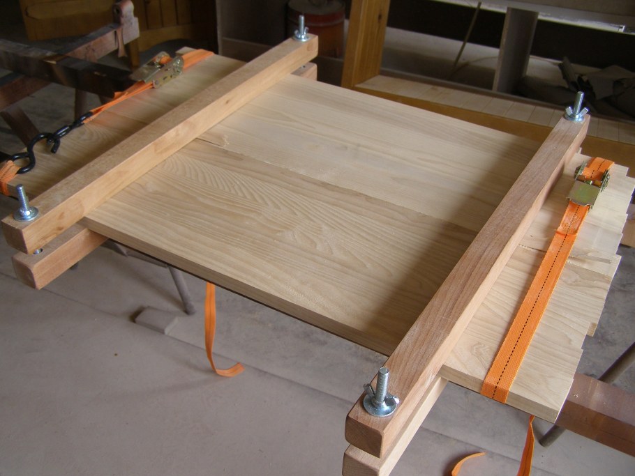 Стол для склейки древесины