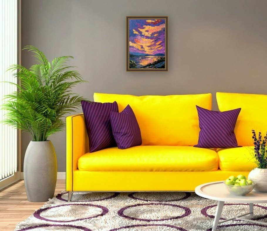 Яркий диван