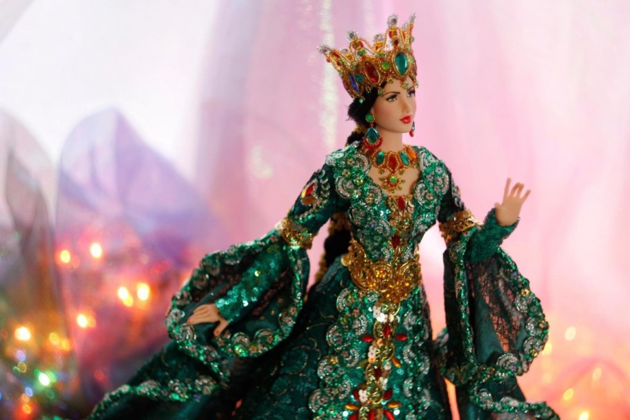 Елочная игрушка хозяйка медной горы