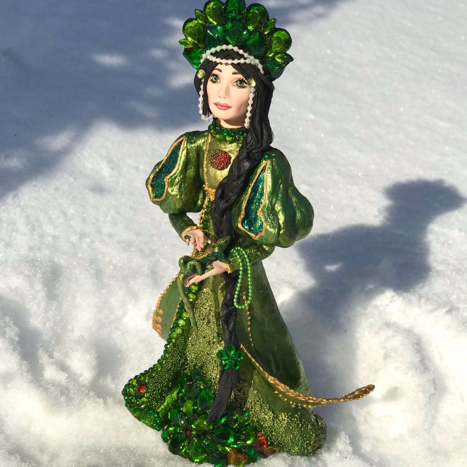 Костюм хозяйки медной горы для куклы