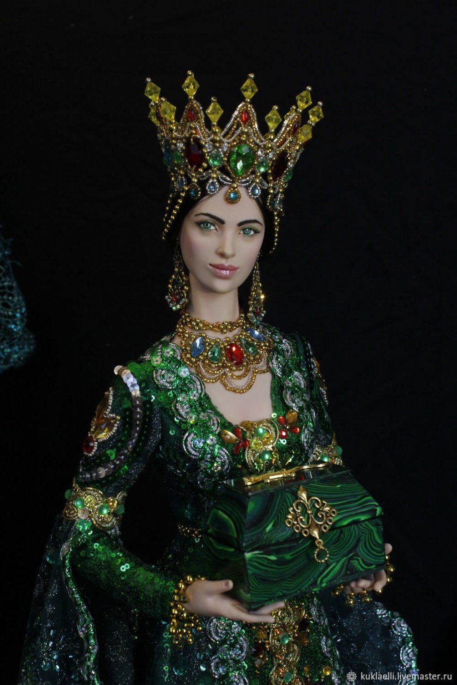 Кукла шкатулка хозяйка медной горы