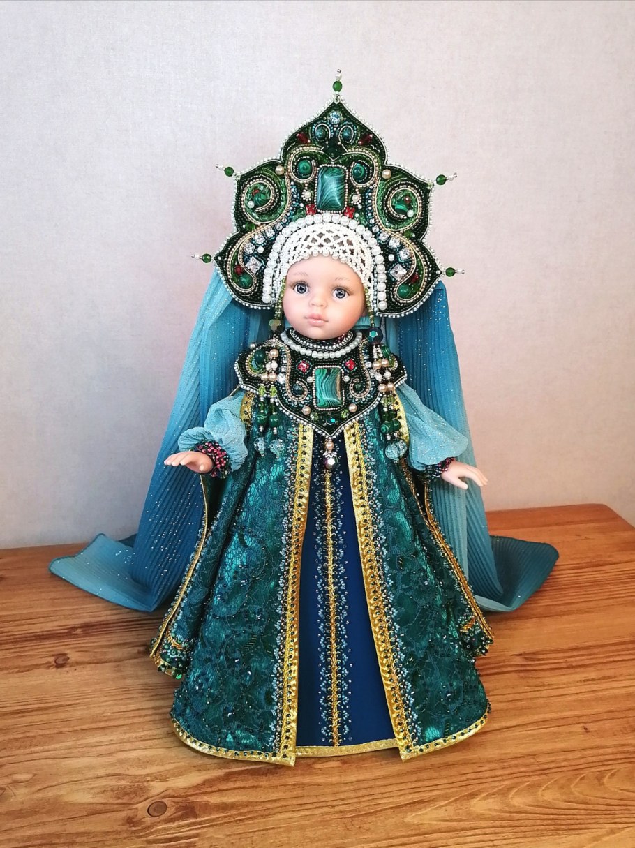 "Хозяйка медной горы" из коллекции Алёны Абрамовой