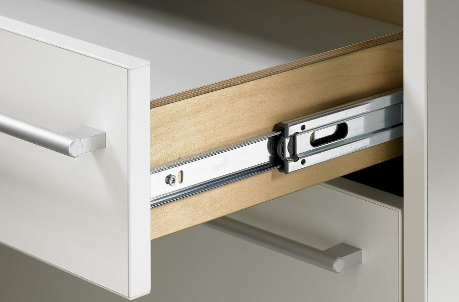 Стенд с фурнитурой