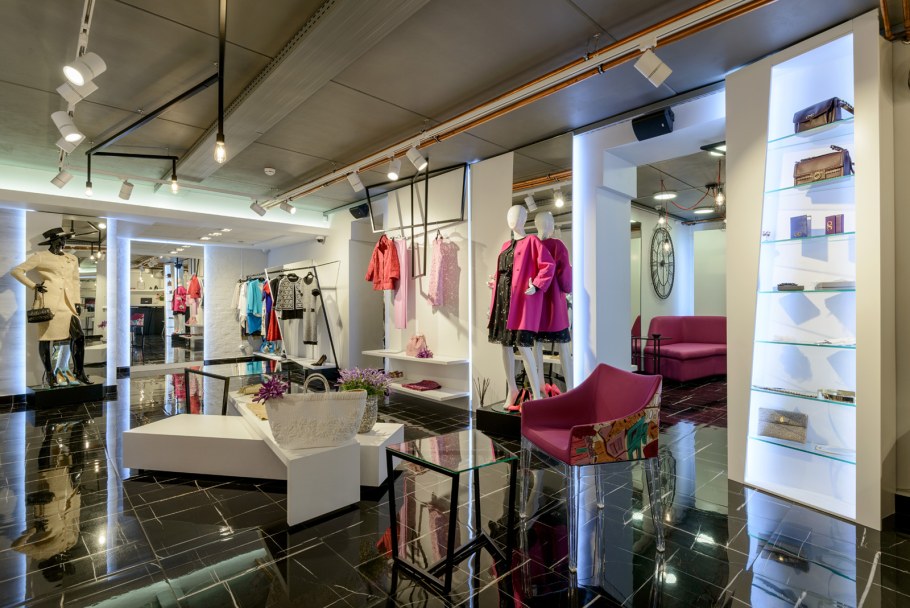 Интерьер магазина верхней одежды