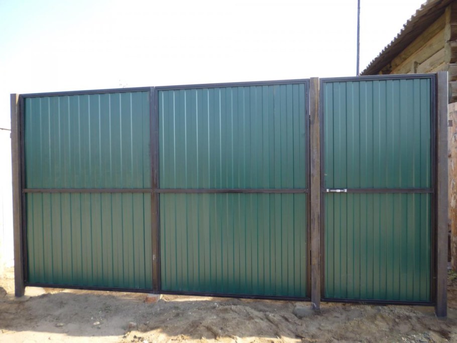 Ворота распашные из профильной трубы 40 20