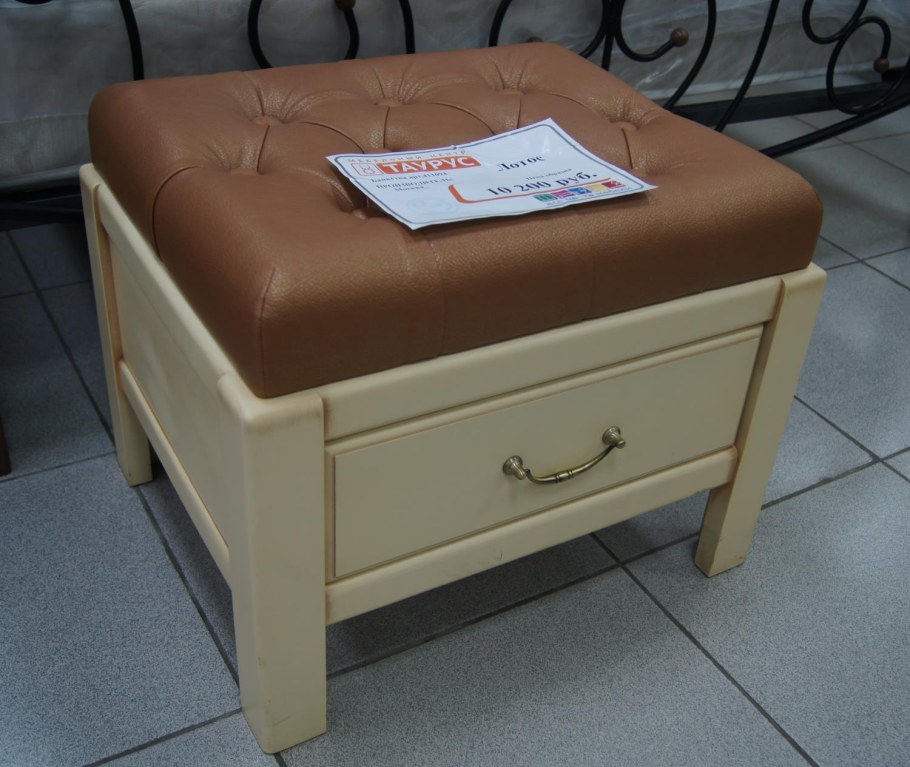 Kavelio банкетка Лотос