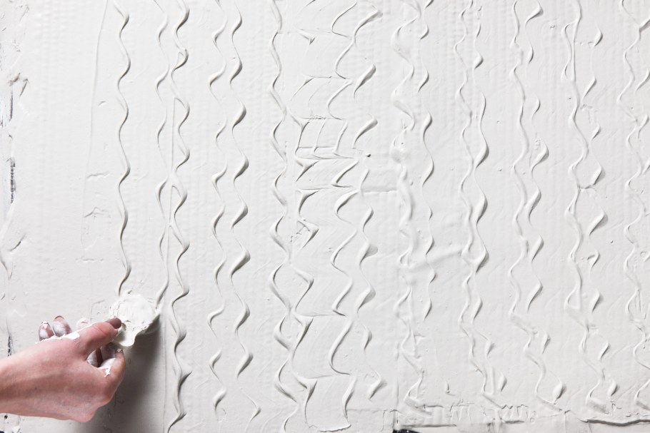 Декоративная штукатурка клеевым шпателем