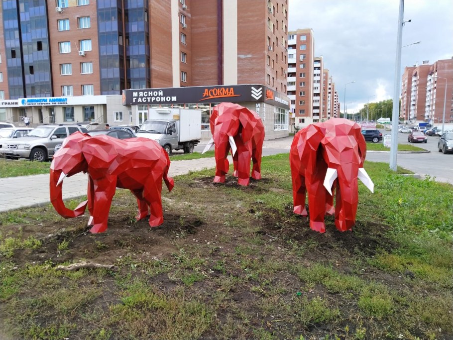 Самара красные слоны