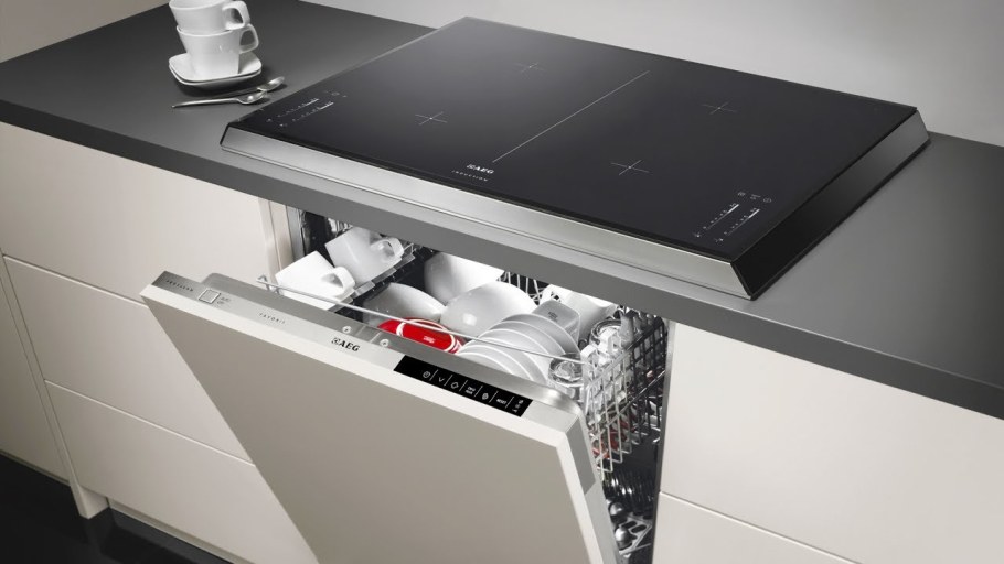 Встроенная духовка на кухне