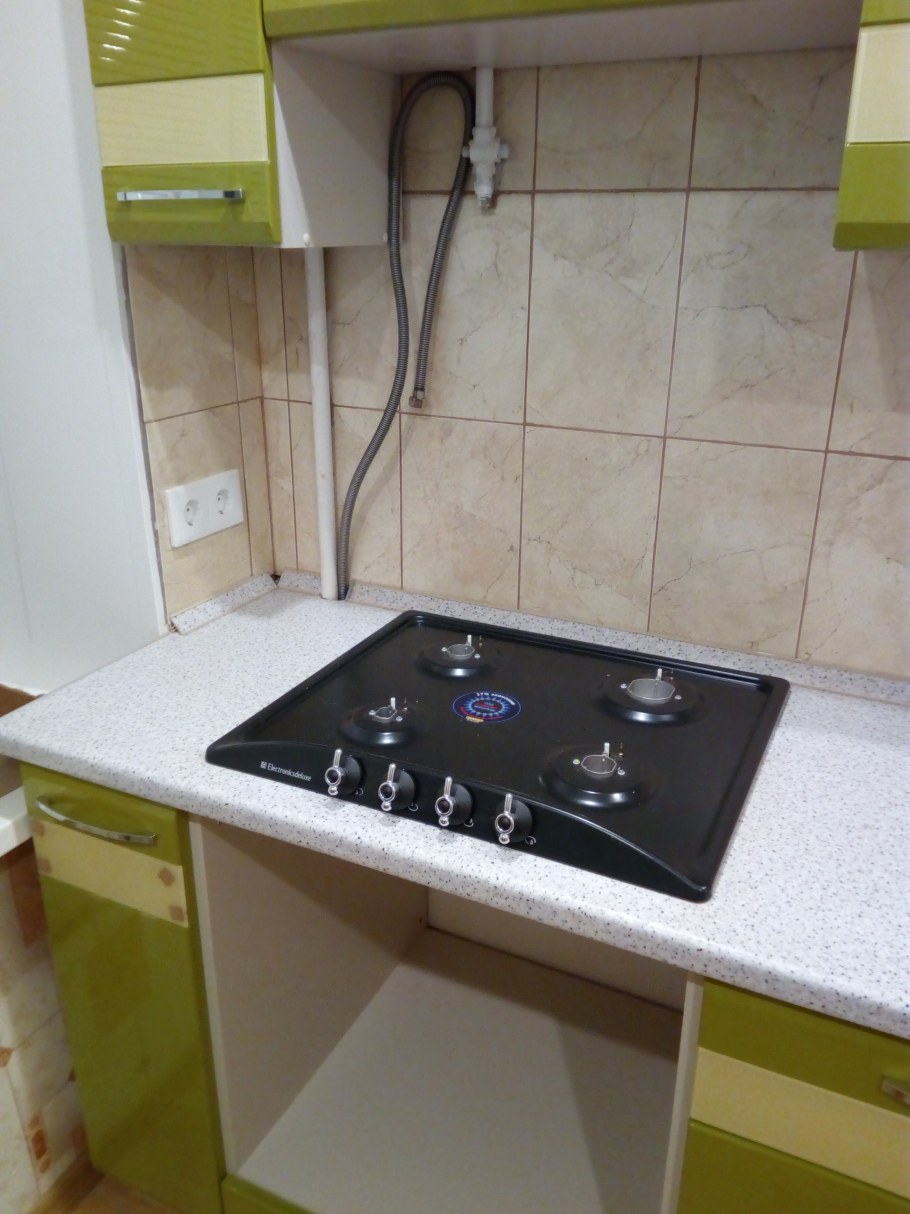 Кухонный островок с плитой