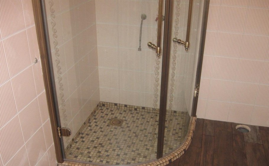 Душевая с поддоном из плитки