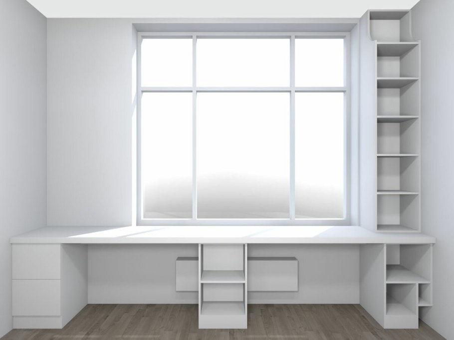 Письменный стол вдоль окна