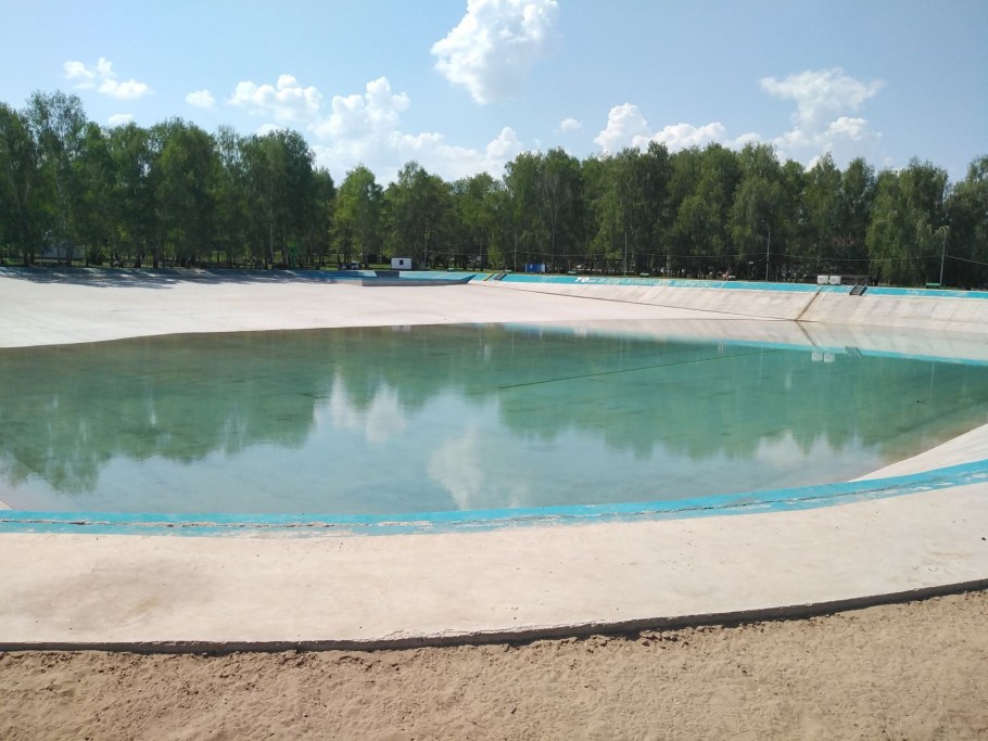 Бассейн на Вилиса Лациса