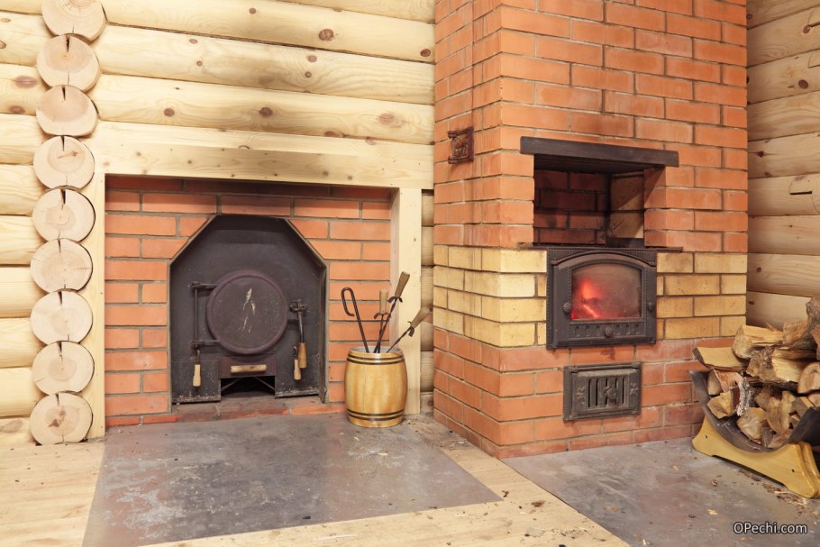 Кухня с русской печкой в частном доме