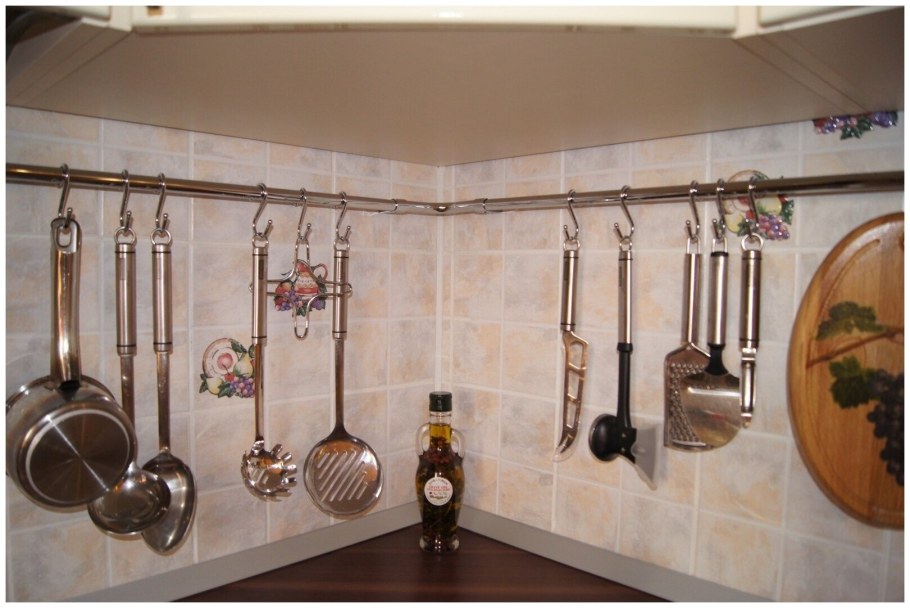 Труба рейлинг для кухни