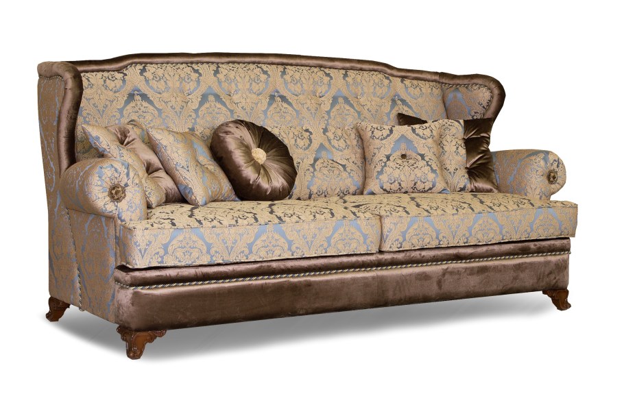 Диван с вензелями