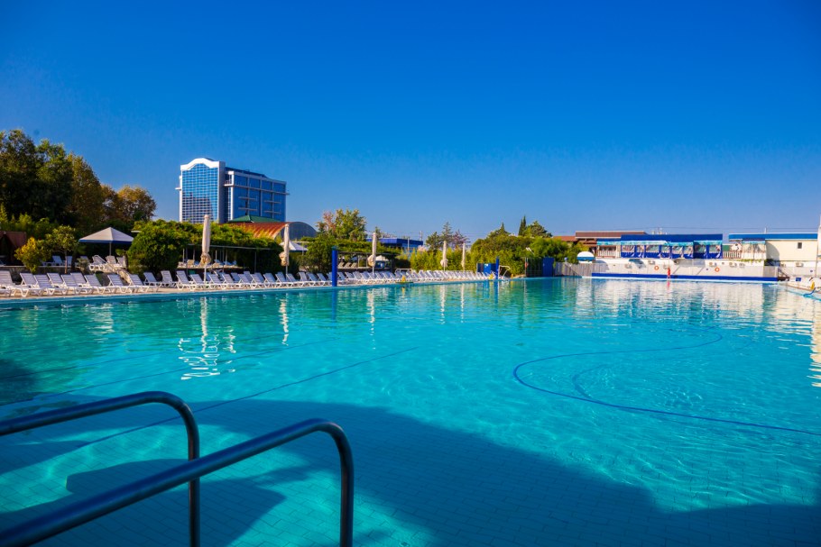 Адлеркурорт бассейн с подогреваемой