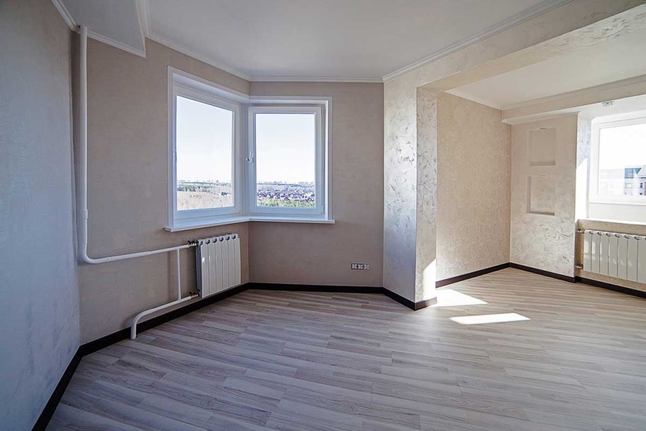 Черновая стяжка по маякам