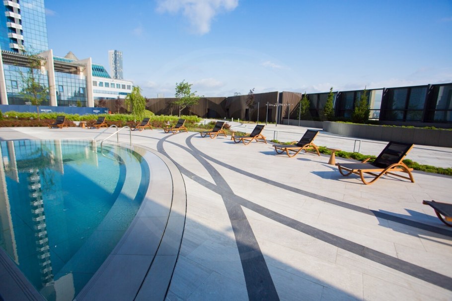 Нева Тауэр бассейн