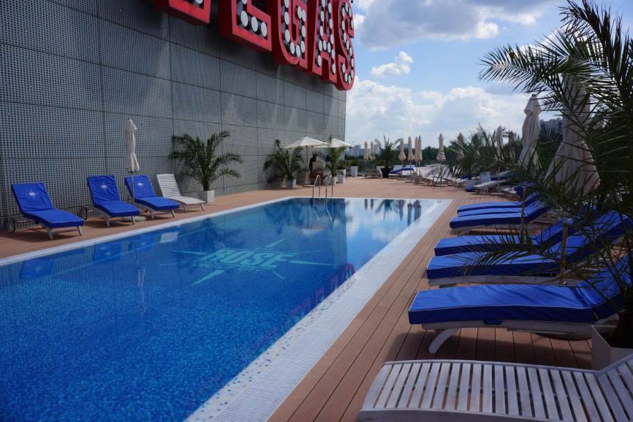 Бассейн Вегас Мякинино