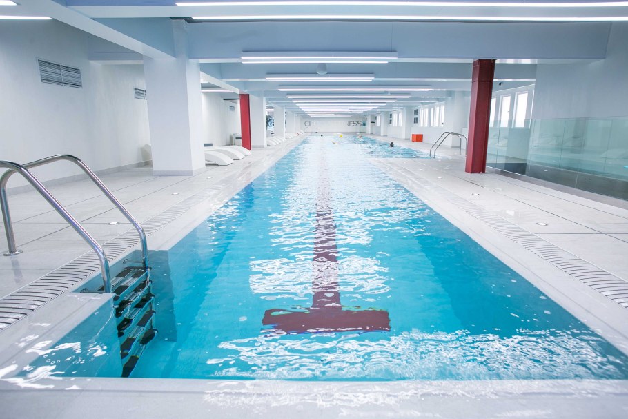 Crocus Fitness Мякинино бассейн