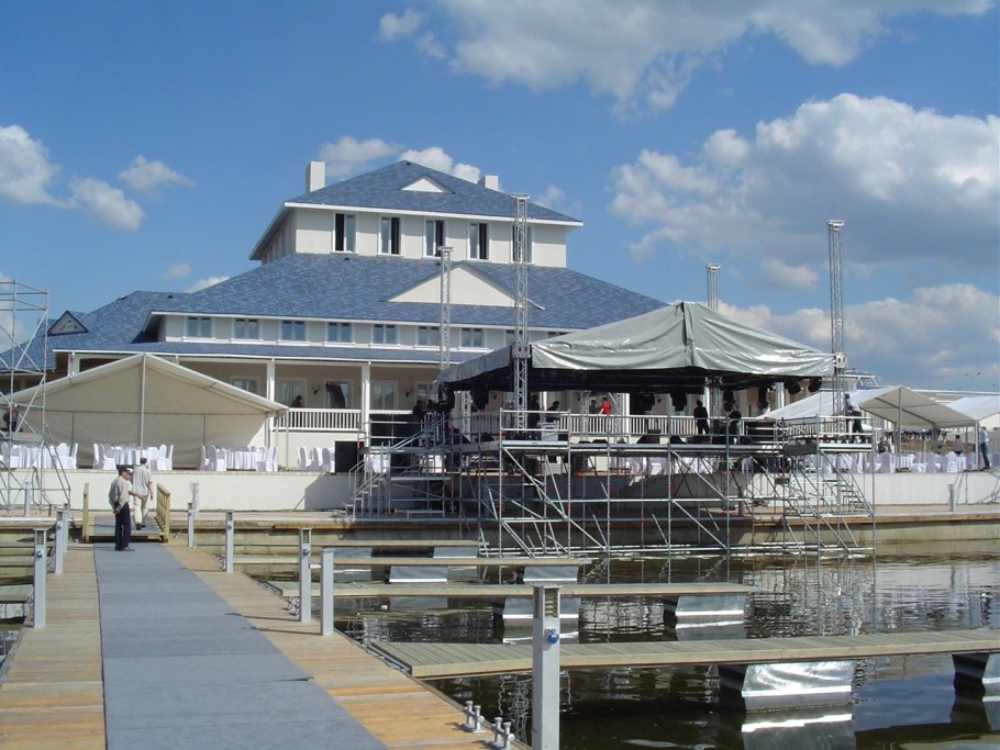 Понтон ресторан Крокус Сити