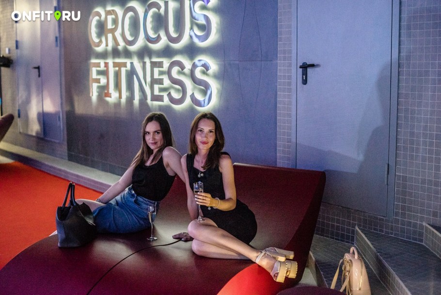 Крокус фитнес открытый бассейн Кунцево