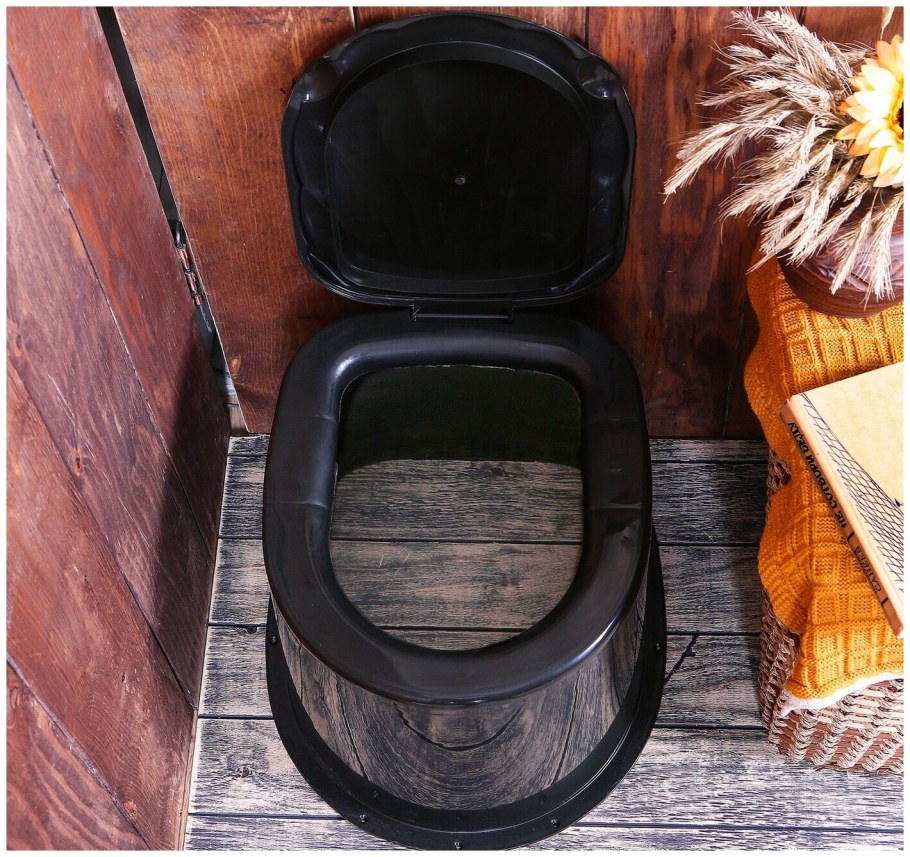 Туалет дачный 48х38х47см со стульчаком