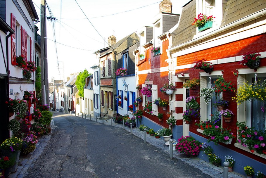 Городская улица