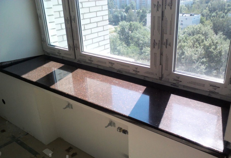 Подоконник на кухне