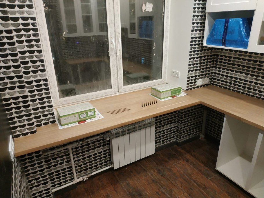 Широкая столешница