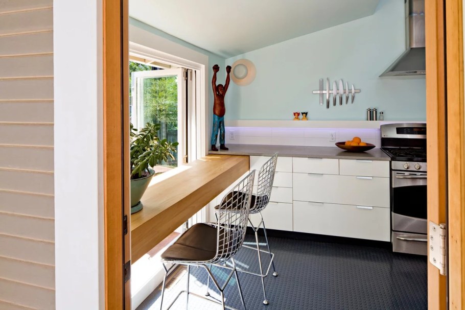 Кухонный подоконник столешница