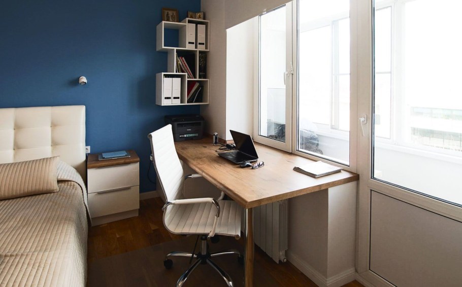 Стол-подоконник на кухне