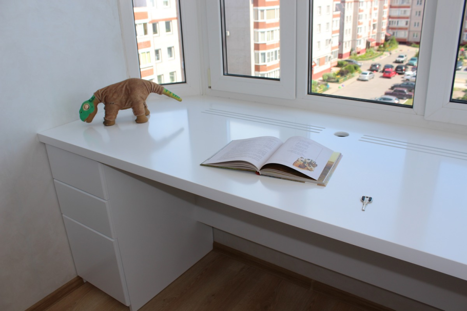 Обеденный стол из подоконника