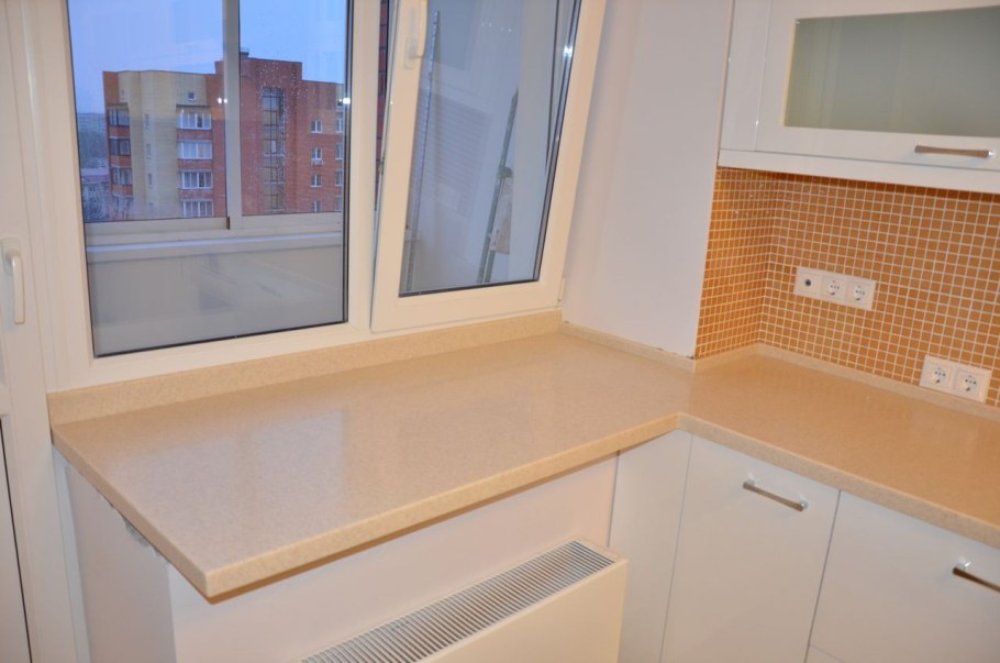 Кухонный гарнитур с подоконником